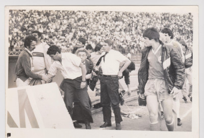 Fotbal Lucescu , Raducanu , Lacatus , Radulescu , etc format 18,5 x 13 cm foto