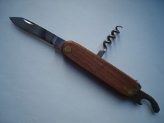 Briceag multifunctional german Rostfrei, cu plasele din lemn