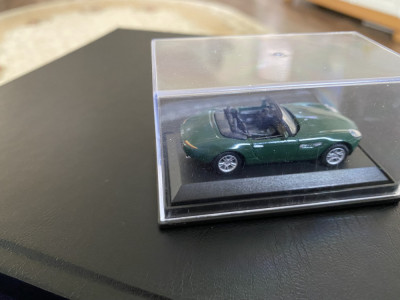 Macheta auto BMW Z8 1:72 foto