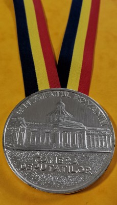 SV * Parlamentul Romaniei * CAMERA DEPUTATILOR * Med. Argintata * 55 mm * AUNC foto