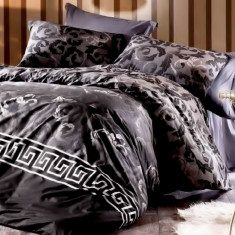 Lenjerie de pat pentru o persoana cu husa elastic pat si fata perna dreptunghiulara, Versace, bumbac ranforce, gramaj tesatura 120 g/mp, multicolor