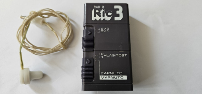 RADIO RIC 3 , PENTRU EXPORT , FUNCTIONEAZA DAR SE AUDE INCET !