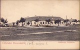 CP607N &Uuml;dv&ouml;zlet Derecsk&eacute;r&ouml;l Gazdas&aacute;gi N&eacute;piskola, carte poștală, circulată Gherla, Necirculata, Fotografie