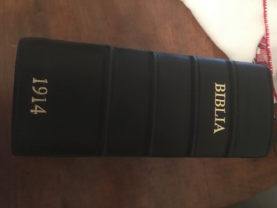 BIBLIA ADICA DUMNEZEEASCA SCRIPTURA 1914. EDITIE LUX FACSIMIL DUPA TEXTUL ORIGINAL, COPERTI PIELE -FILELE CUSUTE MANUAL! 1646 PAG.,FORMAT 22X17X8,5CM. foto