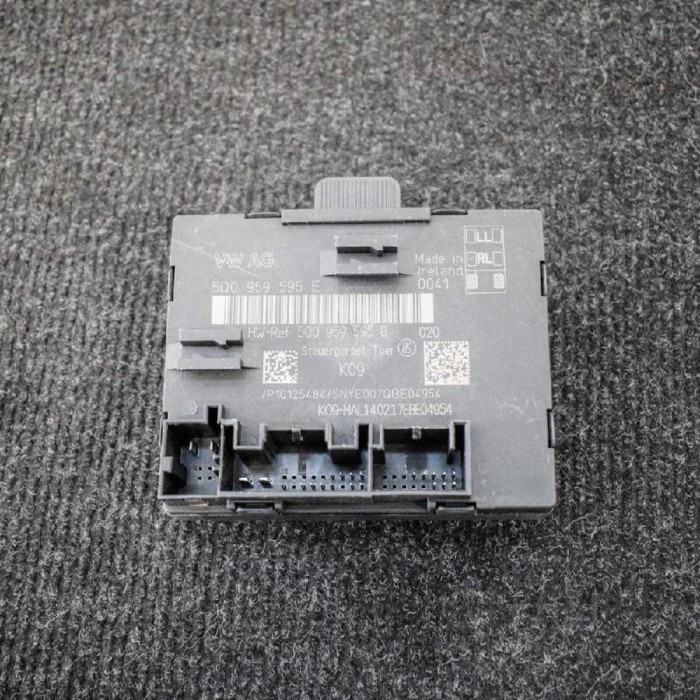 Modul de control ușă st&acirc;nga spate VW TIGUAN AD1 2017 OEM: 5Q0959595E5Q0959595B 3675937