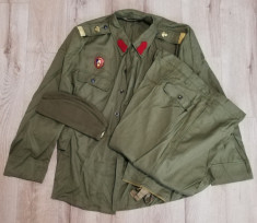 Uniforme RSR militare XXXL marimea 60 perioada comunista grad sergent foto