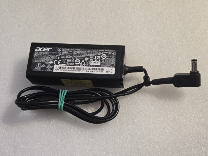 Incarcator laptop ACER 19V 2.37A 45W : mufa: 5.5 * 1.7mm ADP-45HE D