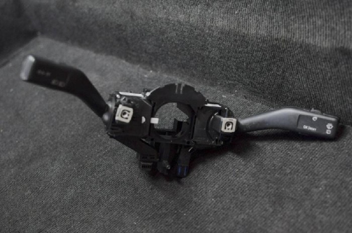 Maneta semnalizare ștergătoare VW GOLF V 1K1 2007 OEM: 1K0953503CM | 1776486