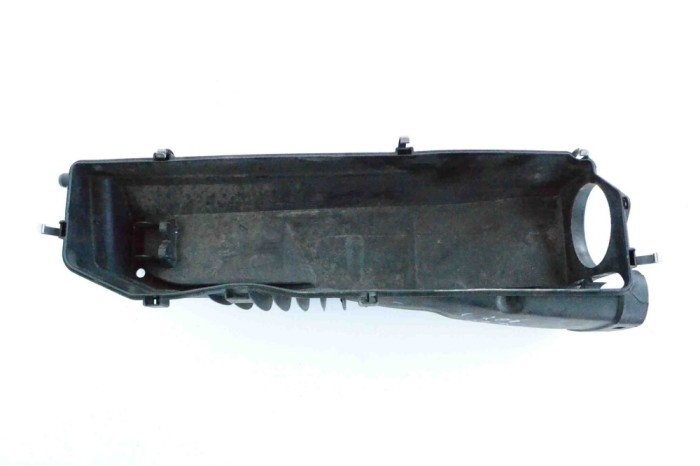 Carcasa filtru de aer (partea inferioară) MERCEDES-BENZ C T-Model S204 2008 OEM: A6460902101