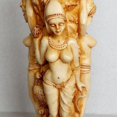 Vaza cu 3 siluete erotice feminine imitatie de fildes arta hindu 23,5cm inaltime
