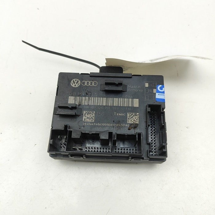 Modul de control ușă dreapta față VW TOUAREG 7P5 2013 OEM: 4H0959793N,4H0959793F 32752969