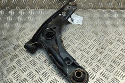 Braț inferior st&amp;acirc;nga față TOYOTA YARIS _P13_ 2014 OEM: 48069-09140 | 31883357 foto