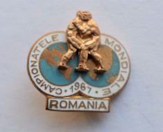Insigna Romania Sport Campionatele Mondiale de Lupte 1967 foto
