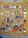 Colectie insigne si pin-uri militare
