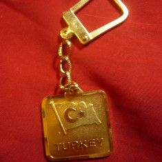 Breloc Turcia ,bronz aurit , l= 3,2cm