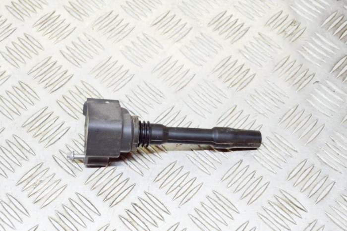 Bobina de inducție de &icirc;naltă tensiune BMW 4 Coupe F32, F82 2017 OEM: 77850002,8643360 13338699