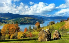 Teren intravilan. Lacul Bicaz foto