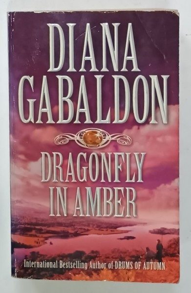DRAGONFLY IN AMBER by DIANA GABALDON , 1994