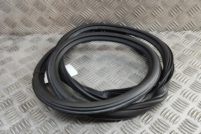 Garnitura ușă dreapta spate AUDI A3 Limousine 8VS, 8VM 2018 OEM: 8V5833721 | 30786633 foto