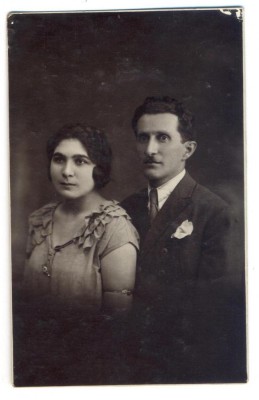 AD 1531 C.P.VECHE - SOTI IN TINUTA DE EPOCA -1925 -FOTO LUMINA-ZERON DIRATULAN foto