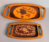 Set 2 Tavi Lemn Stratificat Intarsii Cires Nuc Pirogravate Artizanat Anii &#039;70 Vintage Tava Mare 43cm Tava Mica 28cm