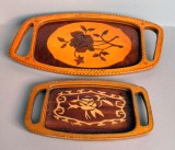 Set 2 Tavi Lemn Stratificat Intarsii Cires Nuc Pirogravate Artizanat Anii &#039;70 Vintage Tava Mare 43cm Tava Mica 28cm
