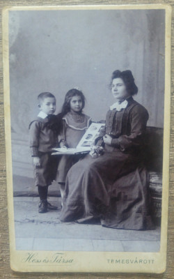 Mama cu copii// CDV Hess es Tarsa Temesvarott, Timisoara foto