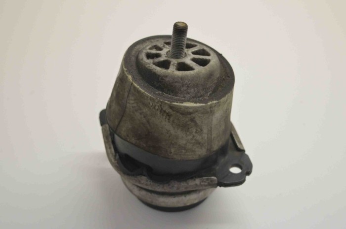 Suport motor dreapta AUDI Q7 4L 2006 OEM: 7L8.199.131.A 1883713