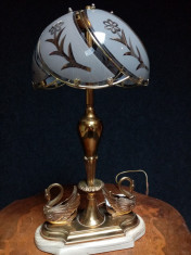Lampadar antic, veioza pentru noptiera din bronz foto