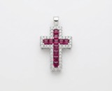 Cumpara ieftin Medalion Cruce din Argint 925 cu Zirconiu Rosu Rubin si Halou Stralucitor