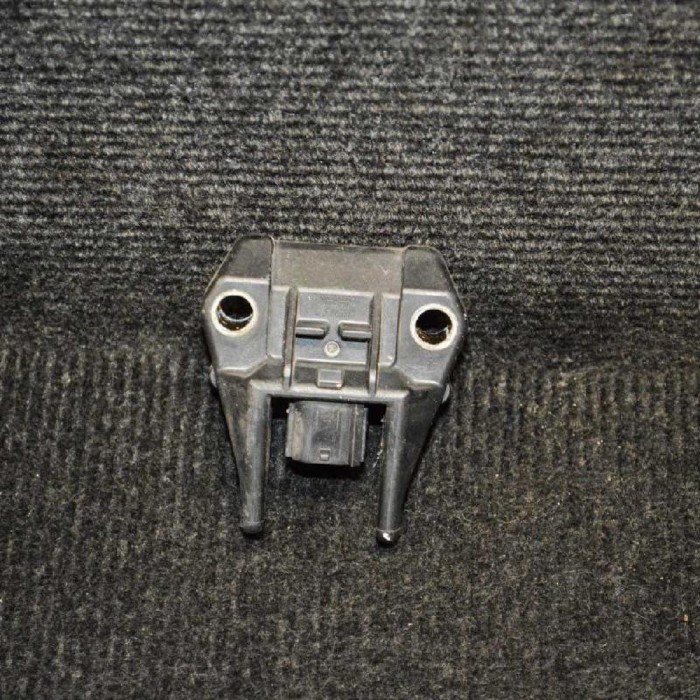 Senzor de impact st&acirc;nga față TOYOTA RAV 4 II _A2_ 2004 OEM: 89173-45050 2020200