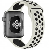 Cumpara ieftin Curea iUni compatibila cu Apple Watch 1/2/3/4/5/6/7, 40mm, Silicon Sport, Crem/Negru