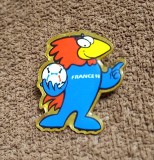 Insigna mascota "Footix" - Campionatul Mondial de Fotbal FRANTA 1998 (varianta 2)