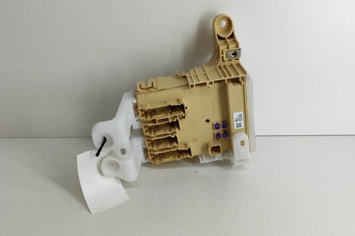 Modul panou de siguranțe TOYOTA RAV 4 IV _A4_ 2017 OEM: 82730-42821,6358-6799 25424337