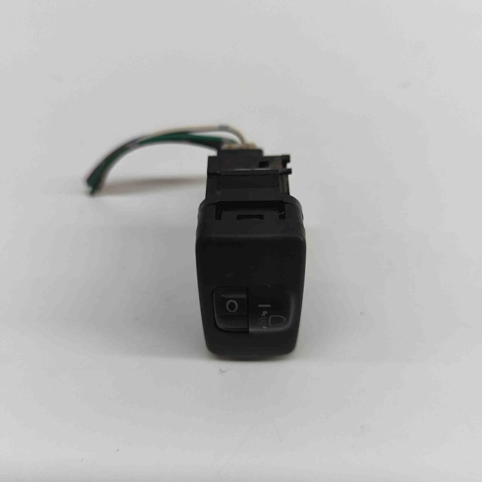 Comutator de reglare &icirc;nălțime faruri TOYOTA HILUX VII Pick-up _N1_, _N2_, _N3_ 2011 OEM: 84152-0K010 | 28823606