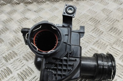 Rezonator de admisie VOLVO XC40 536 2022 OEM: 32298426 23516738 foto