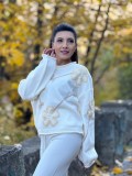 Bluza dama crem cu aplicatii flori crosetate