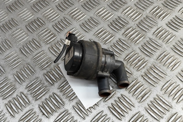 Pompa de apa auxiliara VW PASSAT Variant B7 365 2014 OEM: 5N0965561A | 30782129