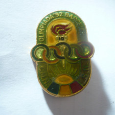 Insigna Olimpica Romania - Olimpiada din Barcelona '92 , dim.=4x2,8cm ,metal si