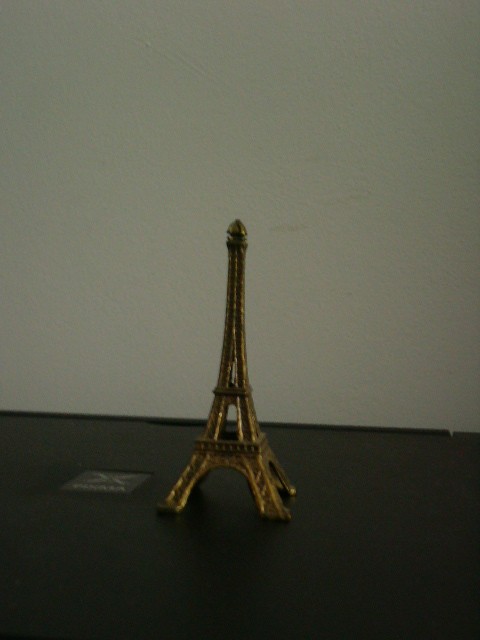 M3C21 - OBIECT AMINTIRE - MINIATURA - TURNUL EIFFEL DIN PARIS - DE EFECT!!!!!