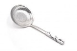 Strecuratoare/spumiera diametru 16 cm, maner marmura, cu maner, alb