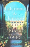 Labirintul de Chiparoși - Fiona Valpy - Bookzone 2023 - Roman - Beletristica - Limba Rom&acirc;nă - Paperback