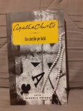 CU CARTILE PE FATA-AGATHA CHRISTIE