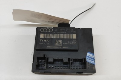 AUDI Q7 4L 2014 OEM: 4L0959794B,4L0910795B SKU: 30974824 foto