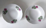 Lot 2 farfurii de portelan fin, Made in China, vintage, pentru supa, decorate cu flori, farfurii adanci, 21cmdiametru