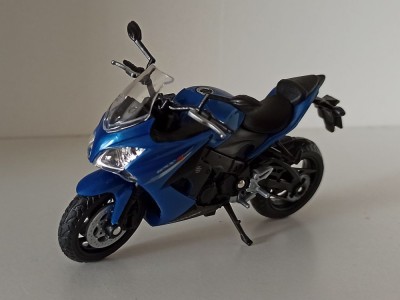 Macheta motocicleta Suzuki GSX-S1000F 2017 albastru - Welly 1/18 foto