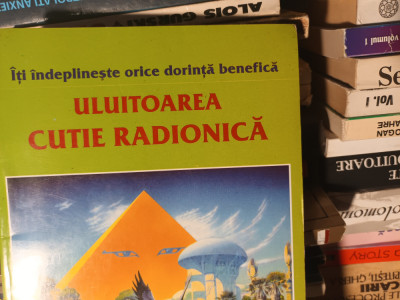 ULUITOAREA CUTIE RADIONICA - CHRISTOPHER HILLS, ED SOPHIA, 2002, 165 pag foto