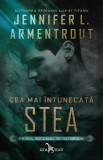 Cea mai intunecata stea (seria Origin, vol. 1), Corint