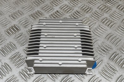 Amplificator de sunet TESLA MODEL X 2018 OEM: 1004833-10-A 30386556 foto