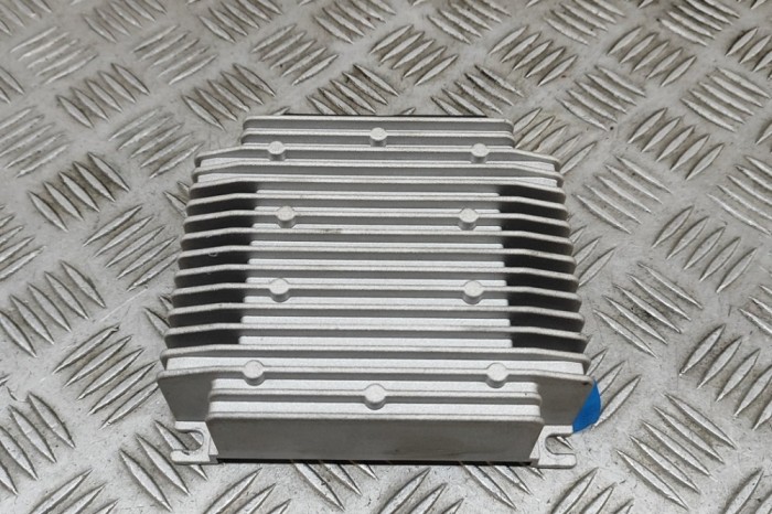 Amplificator de sunet TESLA MODEL X 2018 OEM: 1004833-10-A 30386556